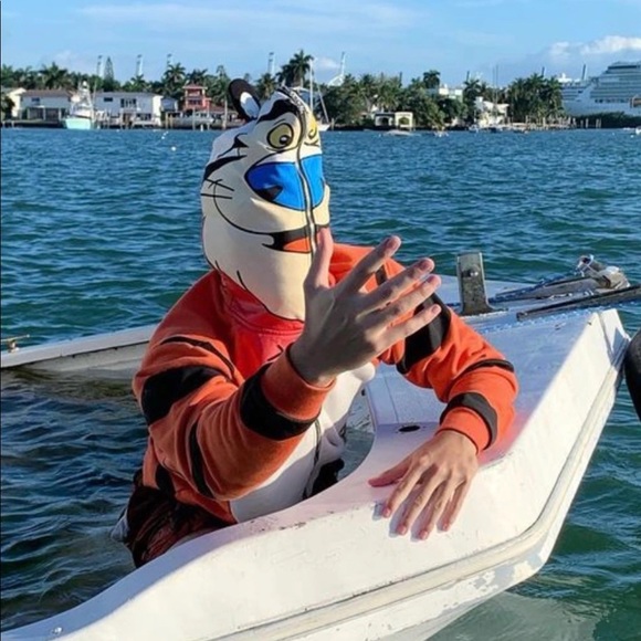 @Slumpykev Tony the Tiger size Large Full Zip Hoodie - Picture 3 of 3